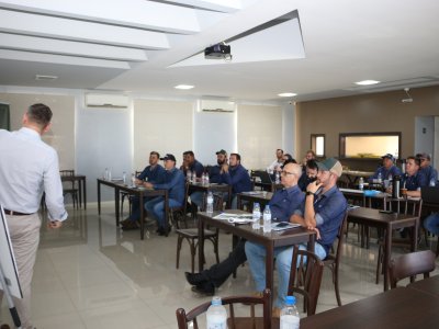 consultores-sao-capacitados-sobre-atendimento-na-emergencia-de-plantas