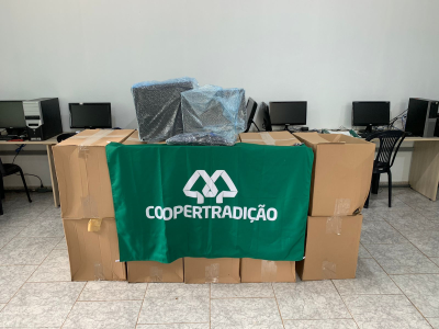 instituicoes-da-regiao-sudoeste-do-parana-recebem-computadores-da-coopertradicao