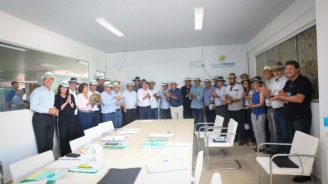 show-rural-assinado-contrato-de-cooperacao-e-cessao-de-uso-da-casa-parana-cooperativo