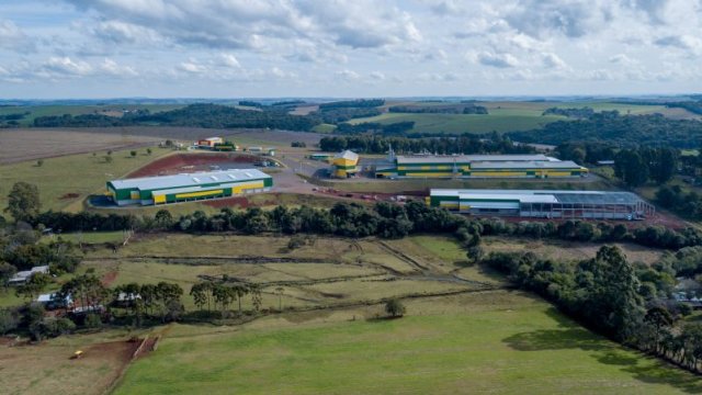 tratamento-de-sementes-da-coopertradicao-trata-mais-de-365000-sacas-de-sementes