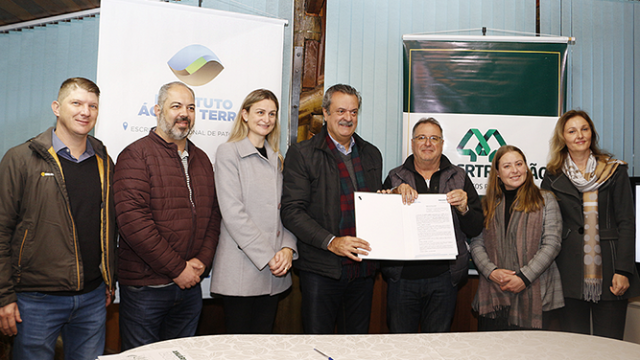coopertradicao-e-iat-assinam-plano-de-reformas-para-ampliacao-do-viveiro-florestal-de-pato-branco