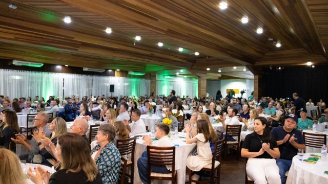 cooperativa-tradicao-reune-mais-de-300-cooperados-em-palestra-sobre-sucessao-familiar