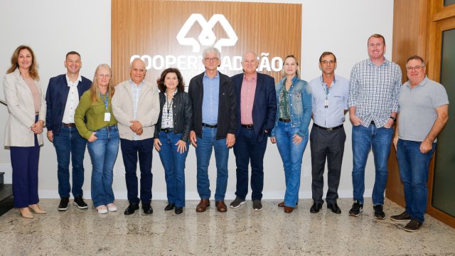 secretarios-do-governo-do-estado-visitam-a-coopertradicao-para-conhecer-a-nova-industria-de-soja