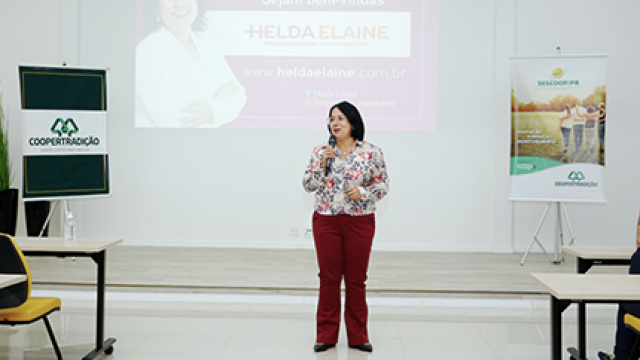 outubro-rosa-�mulheres-na-tpm�-e-tema-de-palestra-para-colaboradoras-da-coopertradicao
