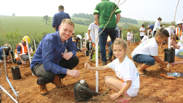 coopertradicao-comemora-o-dia-da-Arvore-com-distribuicao-de-mudas-nativas