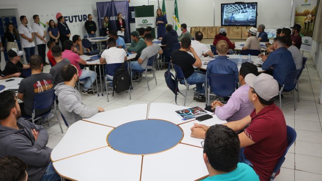 coopertradicao-promove-curso-personalizado-de-eletromecanica-para-colaboradores