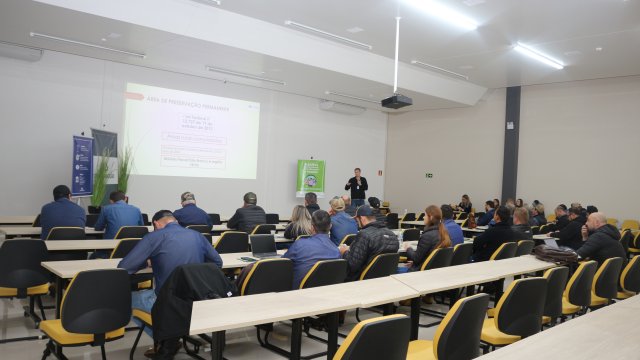 coopertradicao-reune-gerentes-e-equipe-tecnica-em-workshop