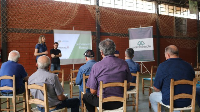 cooperativa-realiza-palestra-ambiental-na-comunidade-sao-sebastiao-do-paraiso