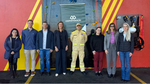 coopertradicao-apoia-corpo-de-bombeiros-com-novo-muro-de-escalada-aprimorando-treinamentos