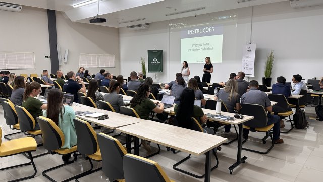 cooperativa-tradicao-promove-treinamento-para-as-areas-administrativa-e-financeira