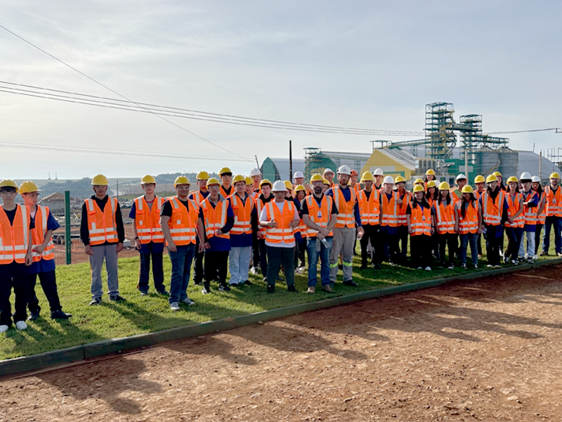 Estudantes visitam o novo Complexo Industrial Tradi��o