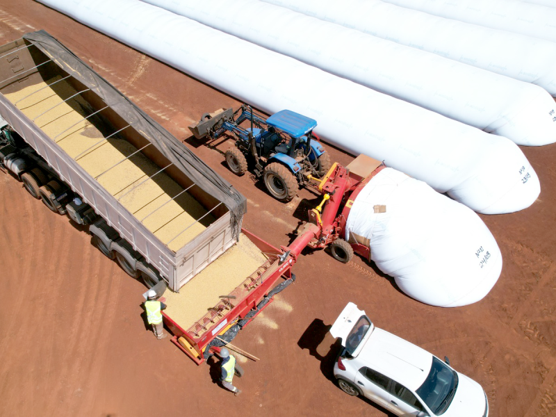 Silos bolsa ampliam capacidade est�tica tempor�ria e refor�am estrat�gia log�stica da Tradi��o