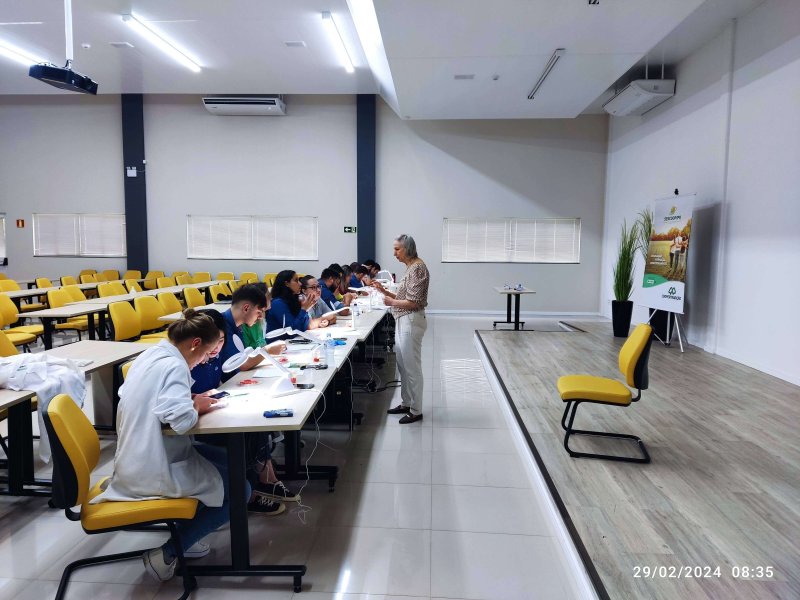 Coopertradi��o investe em treinamento sobre qualidade de sementes