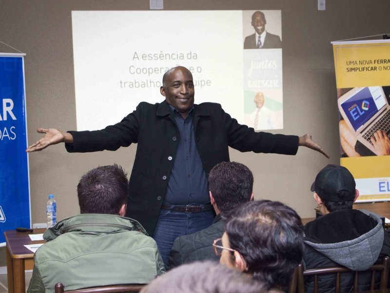 Coopertradi��o comemora sucesso da �ltima safra e lan�a ferramenta de acesso para seus colaboradores