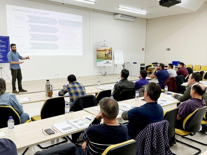 Coopertradi��o sedia forma��o para conselheiros fiscais 