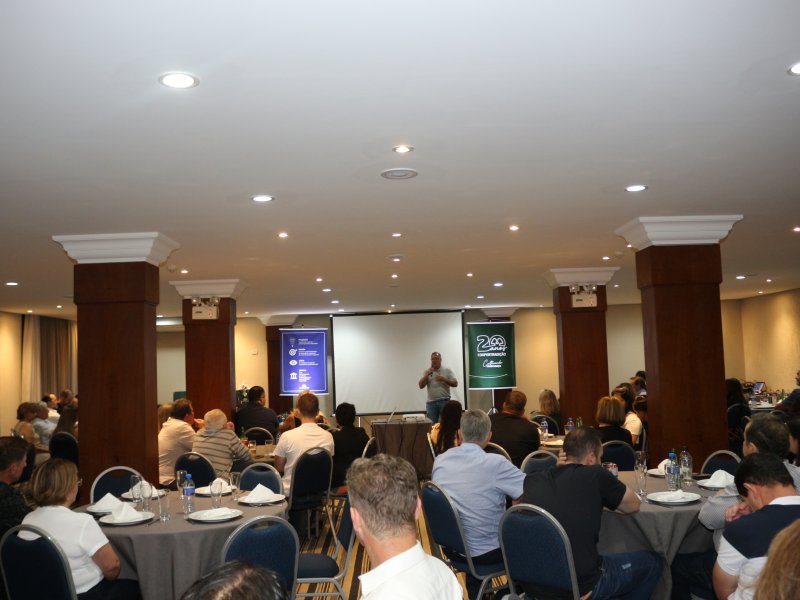 Coopertradi��o re�ne produtores de sementes de Guarapuava e regi�o 