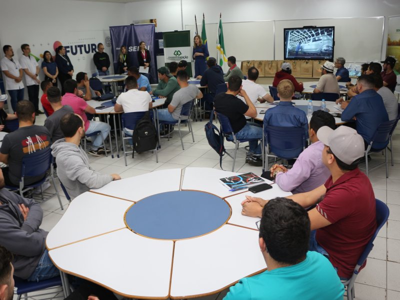 Coopertradi��o promove curso personalizado de eletromec�nica para colaboradores 