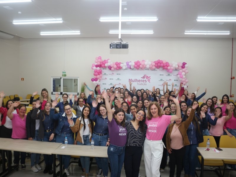 Outubro Rosa na Coopertradi��o: Cuidando da Sa�de Feminina