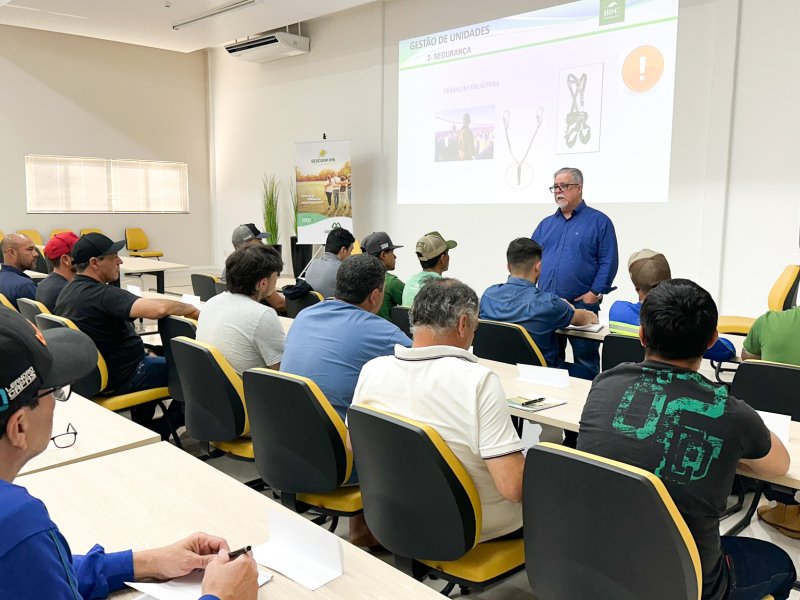 Coopertradi��o promove treinamento sobre gest�o de unidades de armazenagem de gr�os