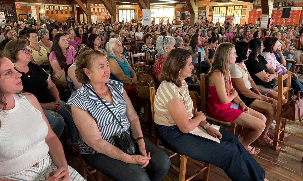 Tradi��o participa do evento Flor do Campo