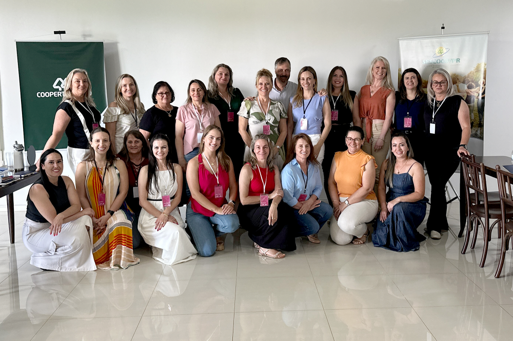 Coopertradi��o celebra encerramento do Programa de Forma��o de Lideran�as Femininas Cooperativistas