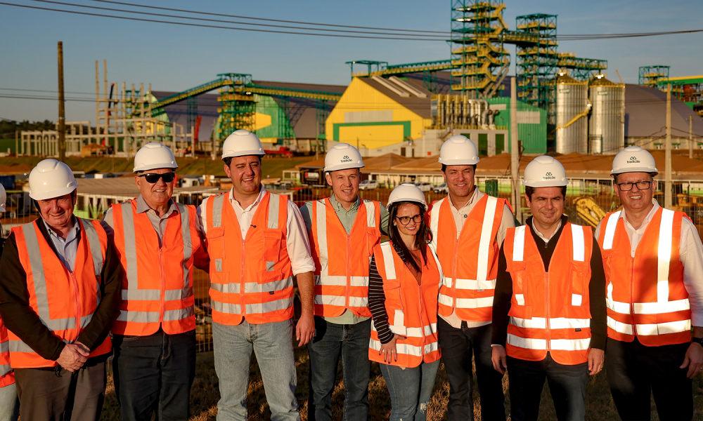 Governador do Paran� visita as obras da Ind�stria de �leo e Farelo de Soja da Cooperativa Tradi��o