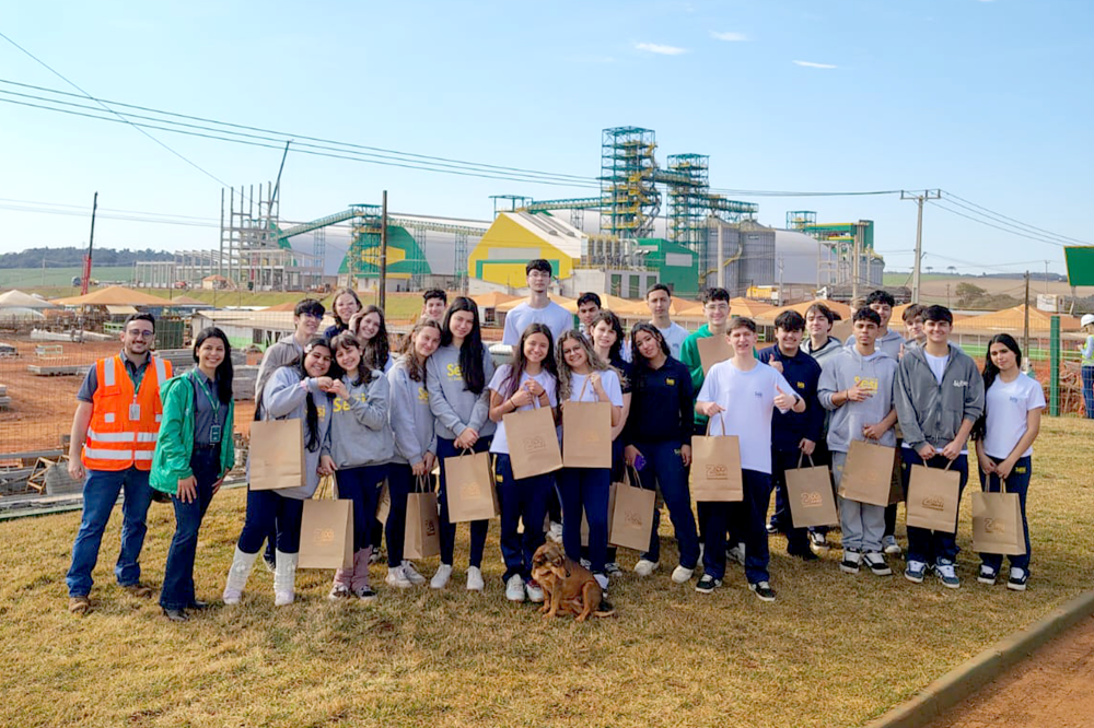 Estudantes do Cooper Jovem visitam ind�strias da Cooperativa Tradi��o
