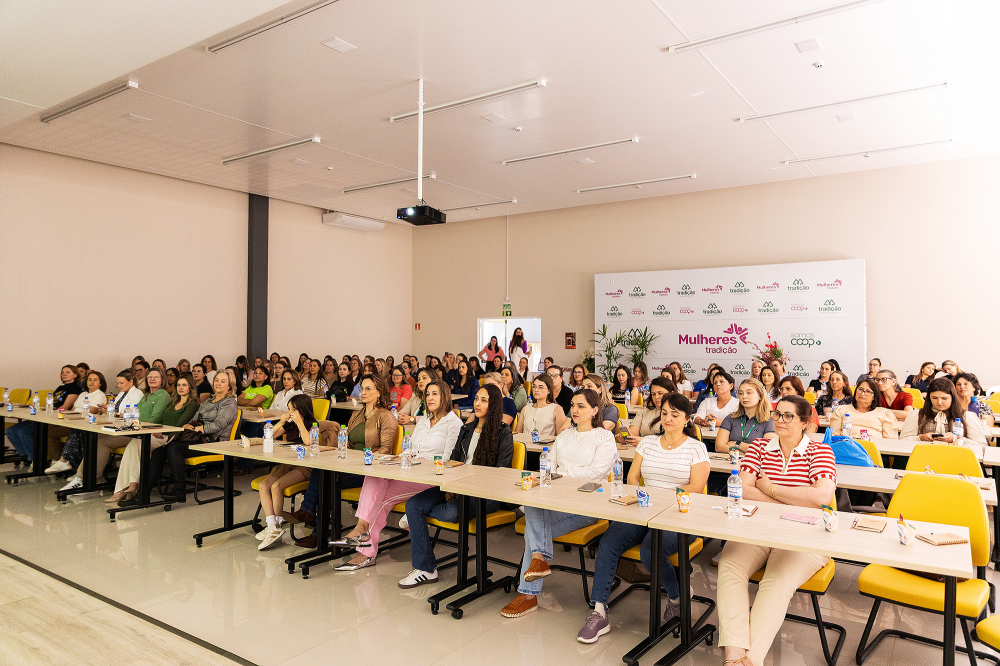 Cooperativa Tradi��o promove encontro com cooperadas 