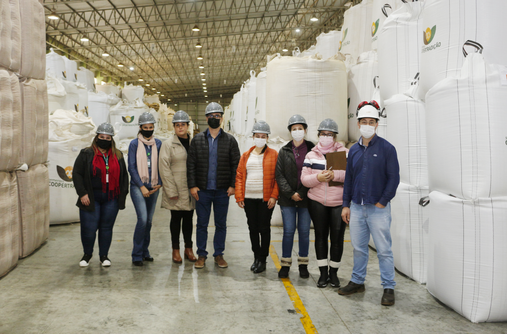 Inclus�o: Coopertradi��o recebe visita de representantes da APAE de Pato Branco