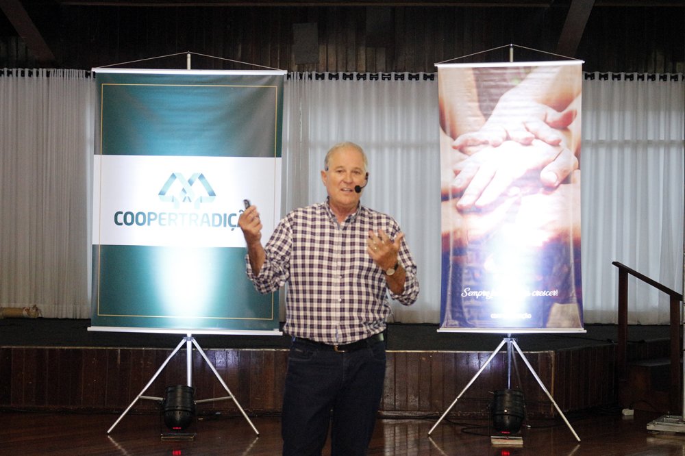 Coopertradi��o apresenta resultados em pr�-assembleias e Assembleia Geral