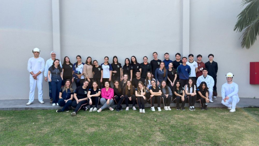 Estudantes de curso t�cnico visitam o Tradi��o Moinho