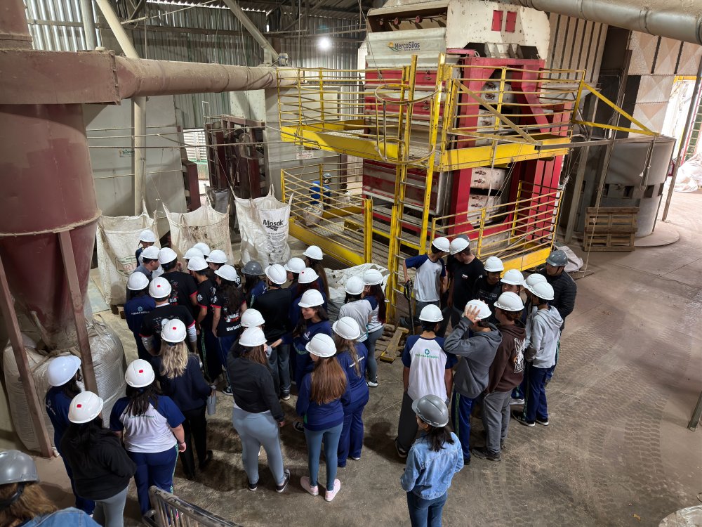 Cooperativa Mirim vivencia o cooperativismo na Tradi��o 