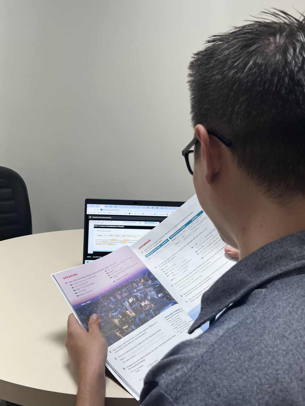 Colaboradores da Tradi��o participam de cursos de idiomas
