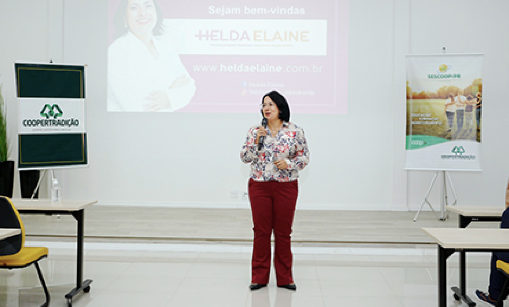 Outubro Rosa: �Mulheres na TPM� � tema de palestra para colaboradoras da Coopertradi��o
