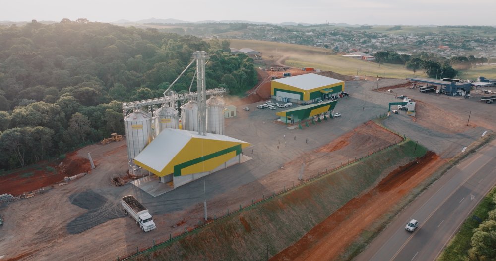 Coopertradi��o inaugura unidade de recebimento de gr�os em Mari�polis 