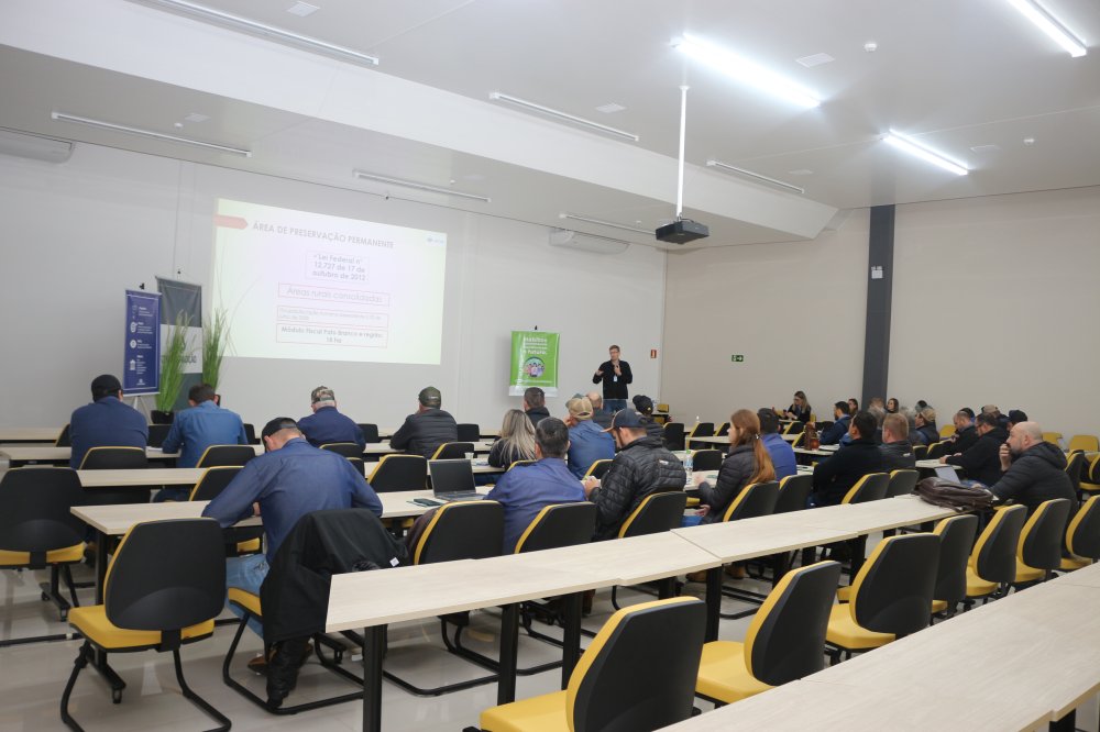 Coopertradi��o re�ne gerentes e equipe t�cnica em workshop