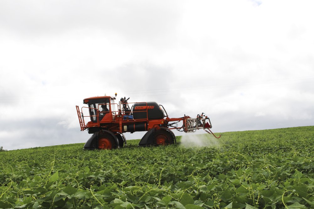 Indispens�veis para a agricultura sustent�vel: a import�ncia do uso correto de defensivos agr�colas.