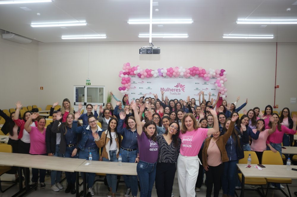 Outubro Rosa na Coopertradi��o: Cuidando da Sa�de Feminina