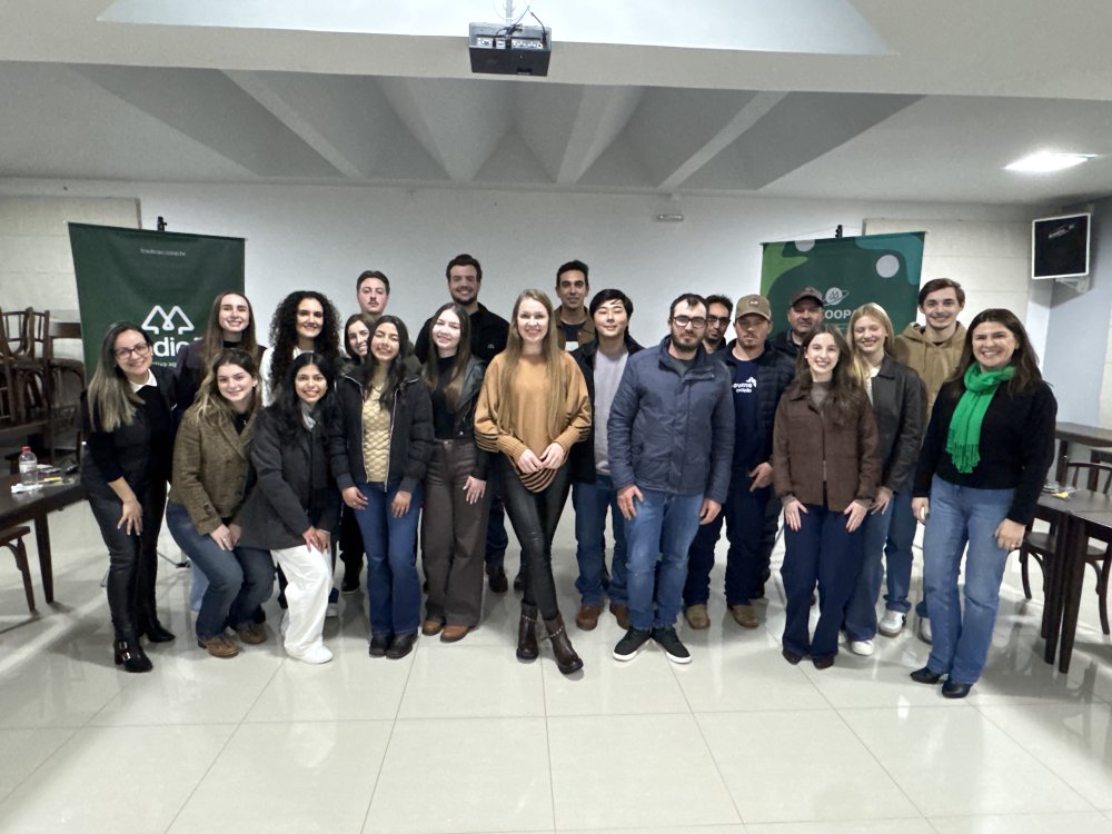 Cooperativa formaliza lideran�a do Comit� Jovem