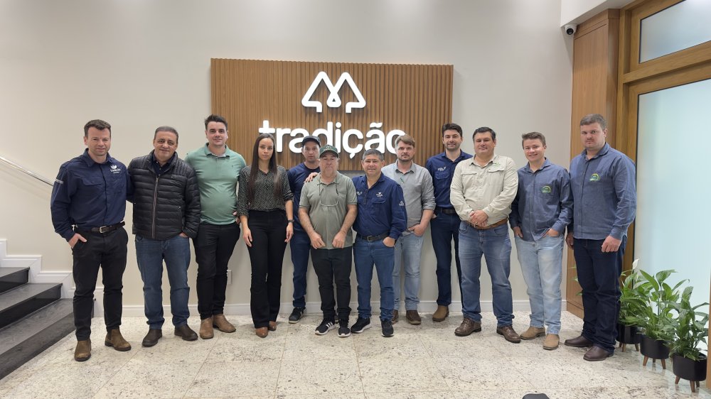 Parceiros comerciais de sementes visitam a UBS da Tradi��o