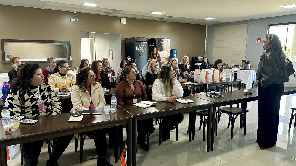 Coopertradi��o empodera mulheres com programa de lideran�a feminina