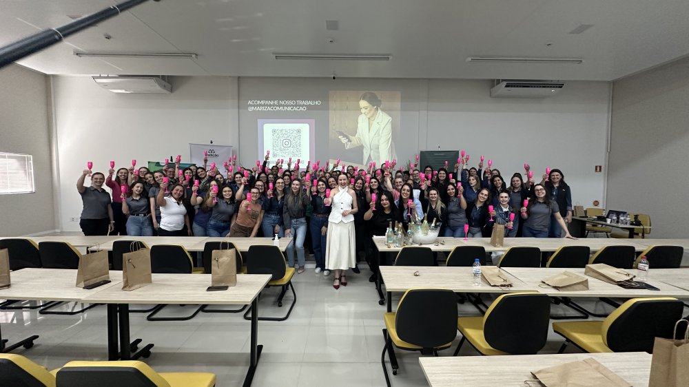 Palestra sobre sa�de da mulher re�ne colaboradoras em Pato Branco
