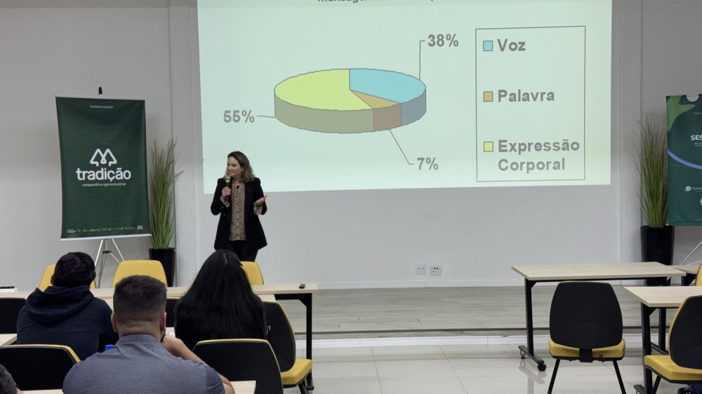 Tradi��o promove treinamento de orat�ria para fortalecer a comunica��o