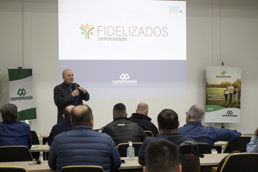Lan�amento da nova edi��o do Fidelizados Coopertradi��o reuniu gestores da cooperativa 