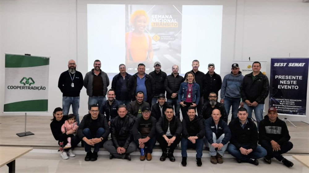 Motoristas da Coopertradi��o participam de palestra de conscientiza��o