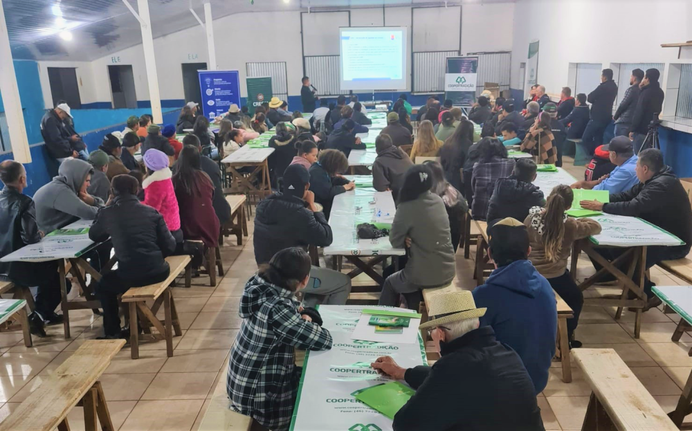 Coopertradi��o realiza encontro para produtores da agricultura familiar em Cand�i