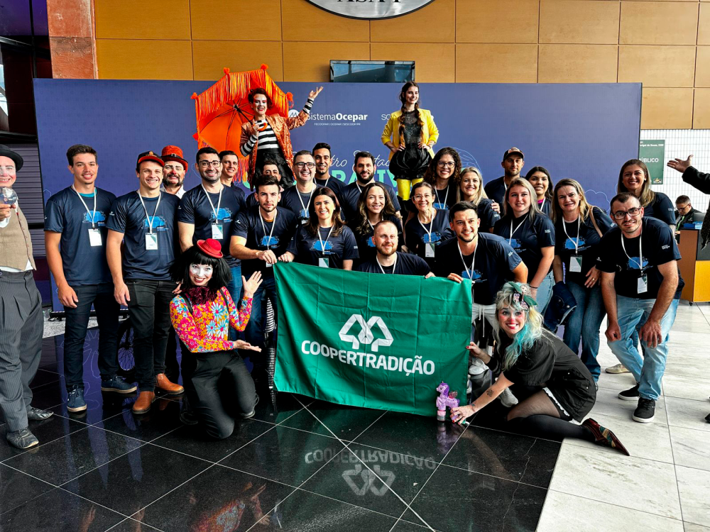 Coopertradi��o marca presen�a no Encontro Estadual de Cooperativistas Paranaenses