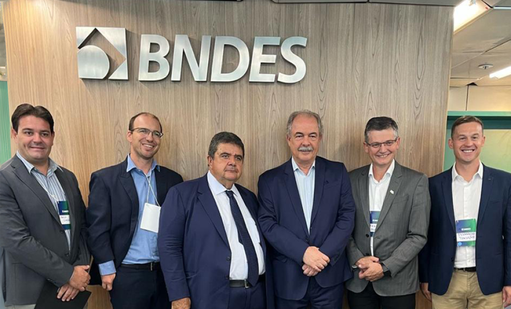 Tradi��o participa de semin�rio promovido pelo Sistema OCB e BNDES 